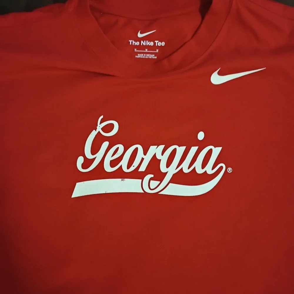 Classic Georgia Bulldogs Red Nike T-shirt. Perfect for Game Day.